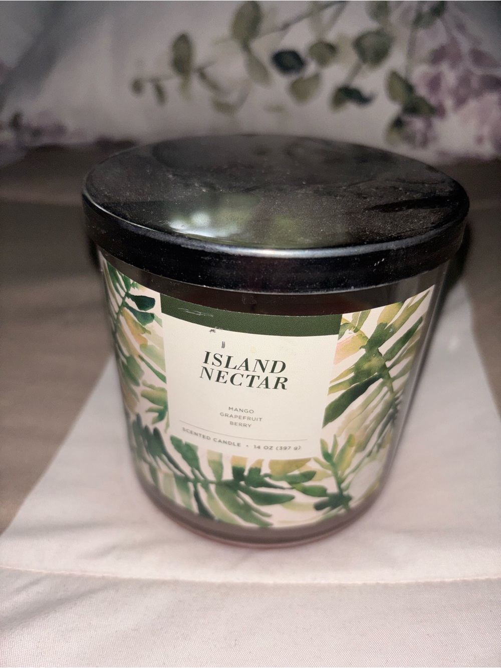 Sonoma Island Nectar Green Leaf Scented Candle with Black Lid